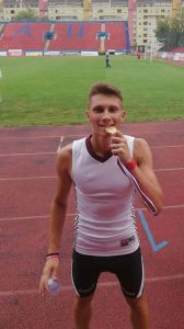 Manlovic sa zlatnom medaljom