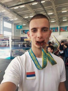 Filip Dzinic sa bronzanom medalkjom iz Kazahstana