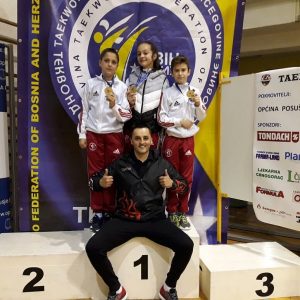 Osvajaci zlata TK Zvorniksa trenrom Mladenom Risticem