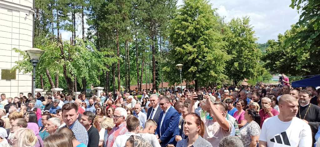 Patrijarh porfirije vjerujući narod