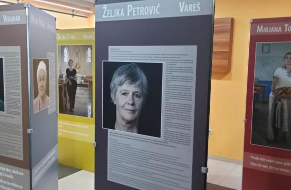 Izlozba Zive smo 