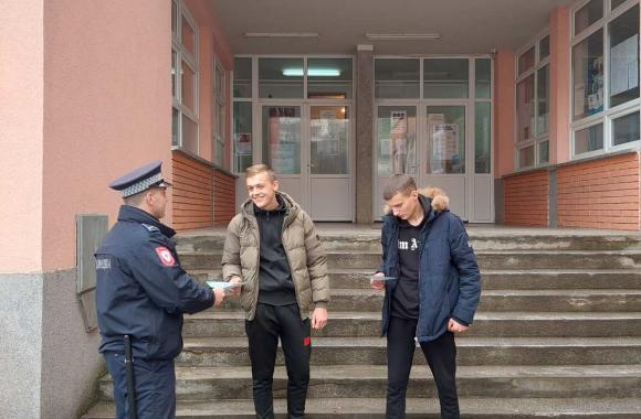 policija