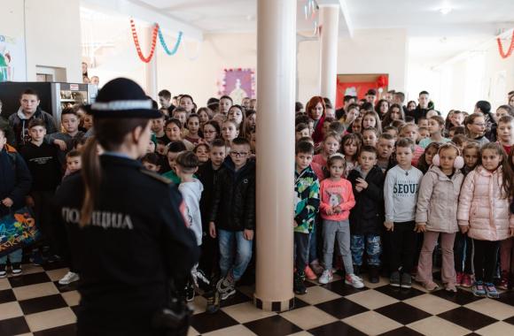 policija